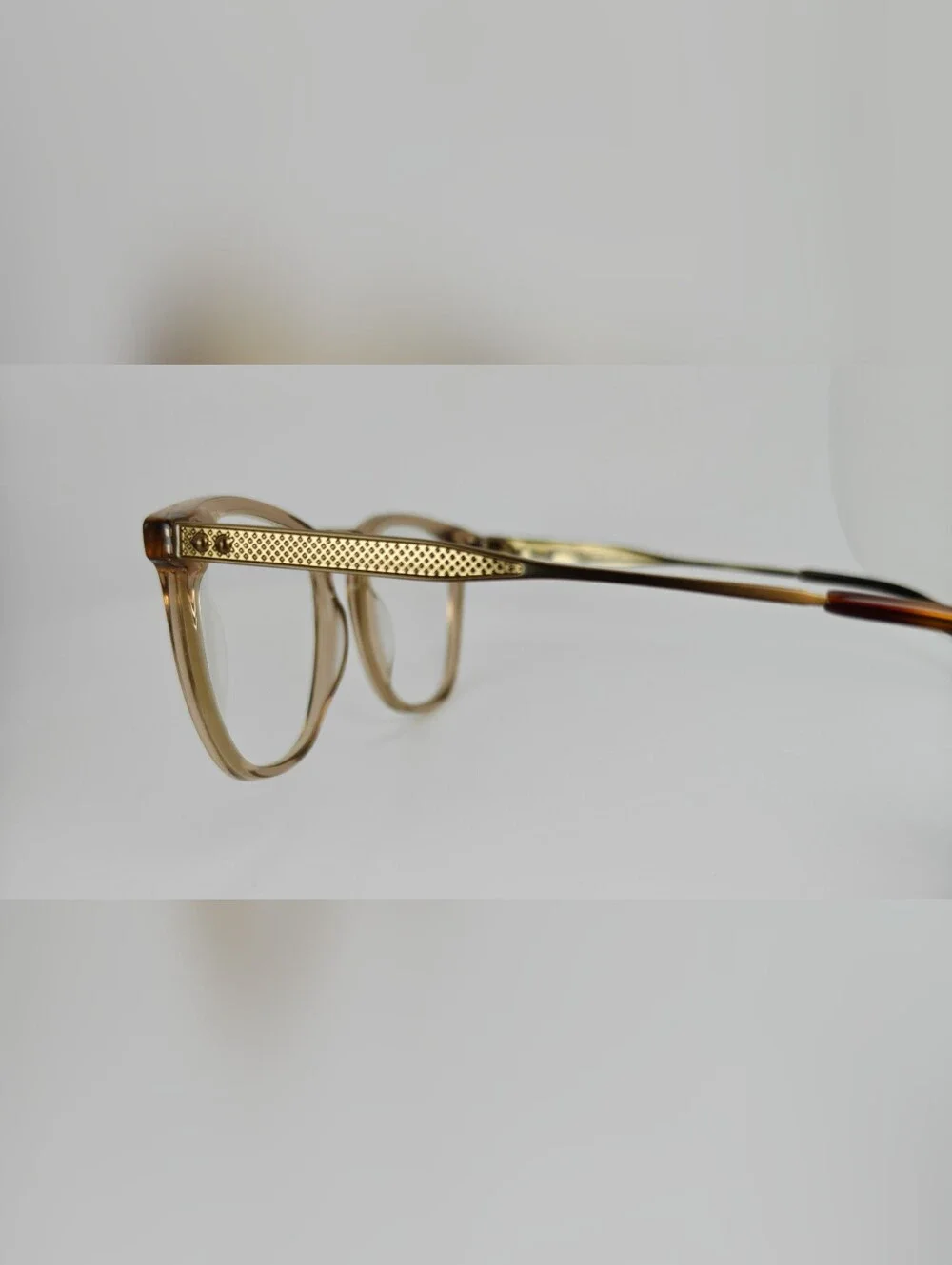 Vinyl. Transparent Brown Round Optical Glasses - Classic Clear Frame